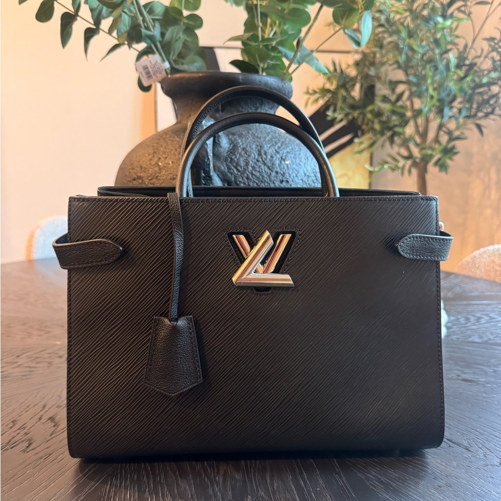 💕SOLD💕LV Epi Twist Lock Tote Bag